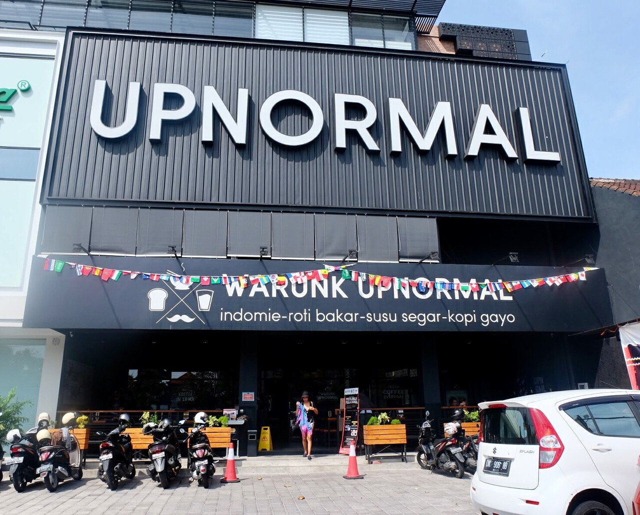 Warunk Upnormal Jimbaran
