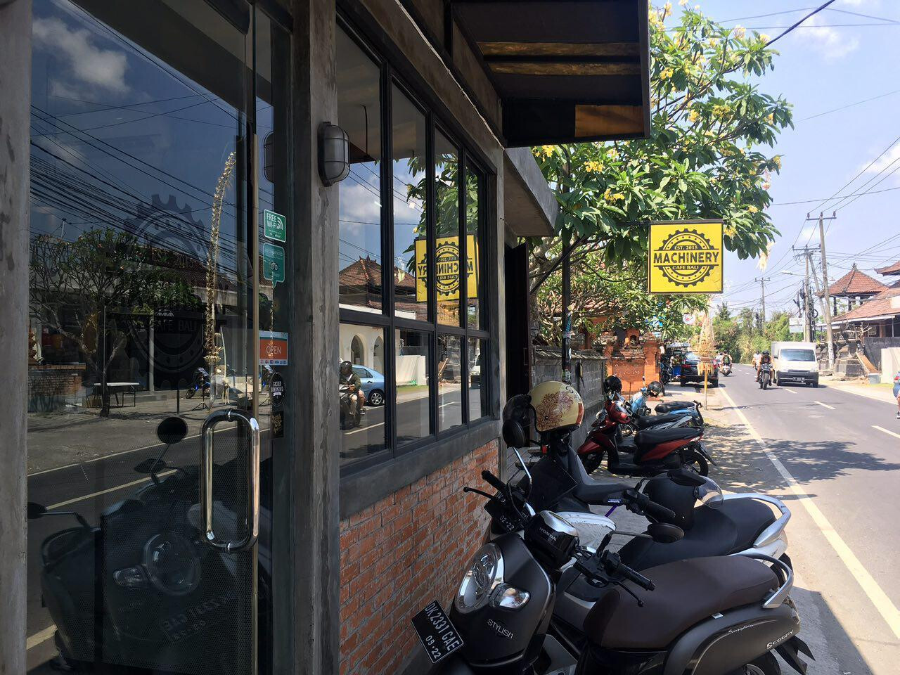 Machinery Cafe Bali