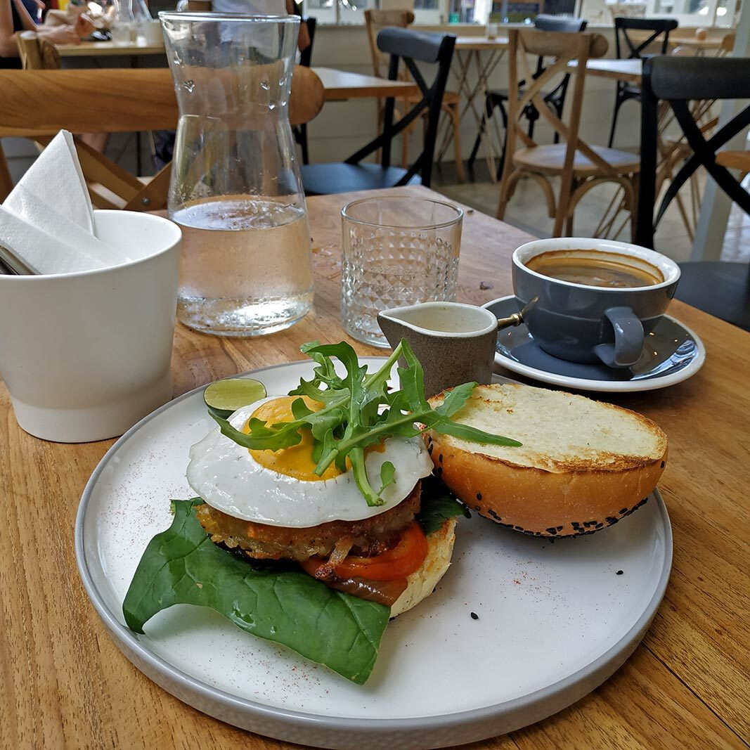 NOURISH CAFE WHOLEFOODS PIZZERIA & BAKERY - UNGASAN