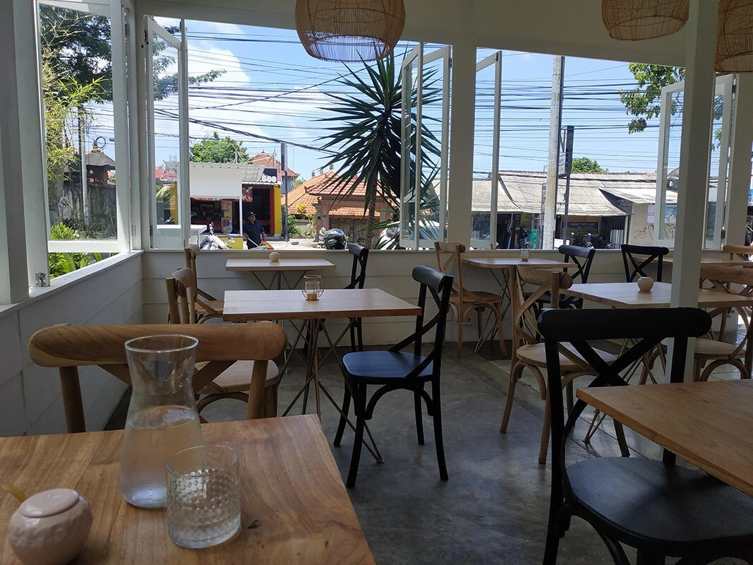 NOURISH CAFE WHOLEFOODS PIZZERIA & BAKERY - UNGASAN