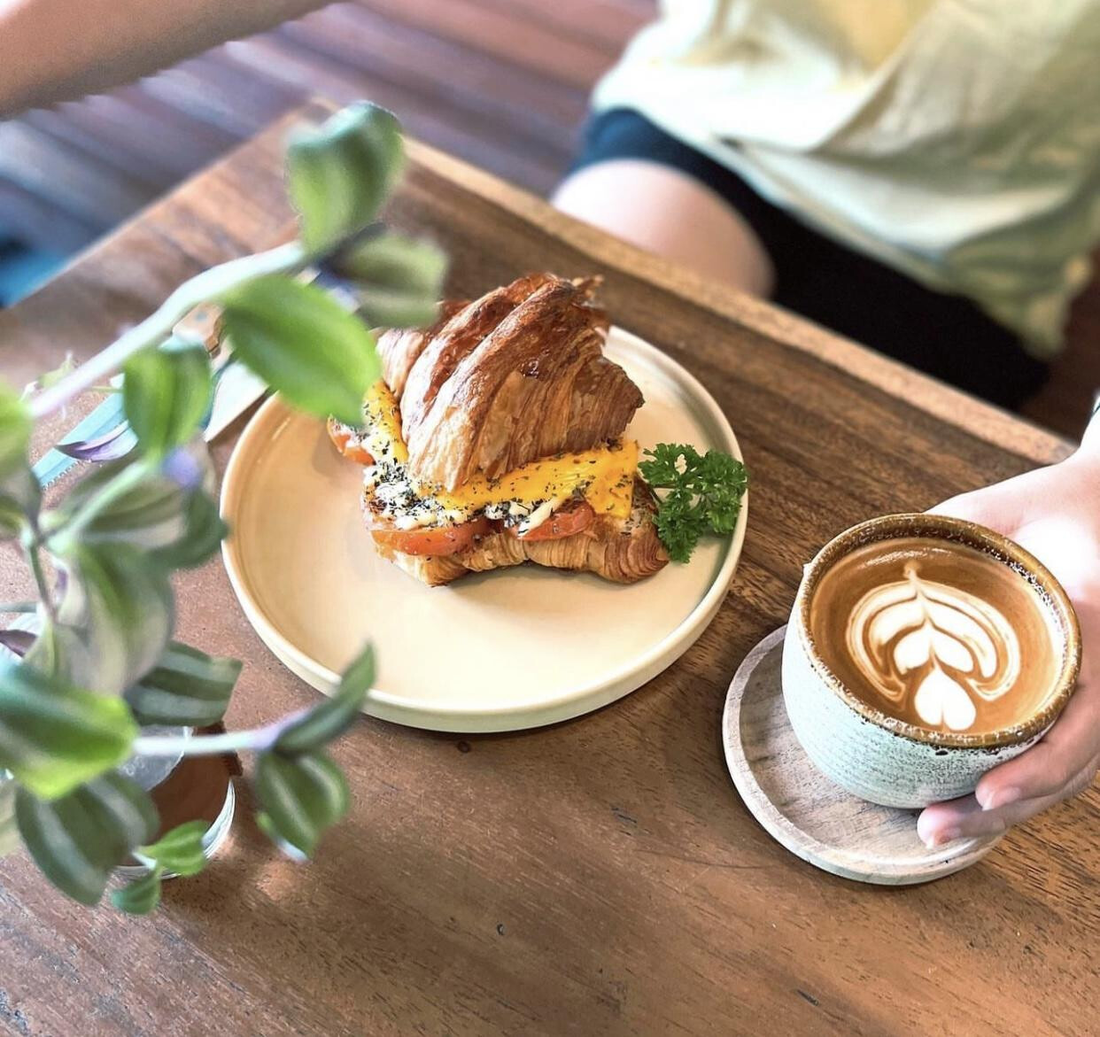 Jinje Root Coffee & Leather Goods