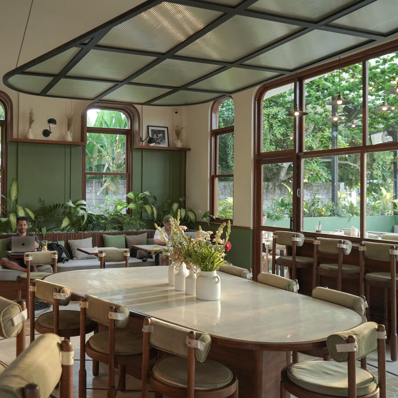 Riviera Cafe