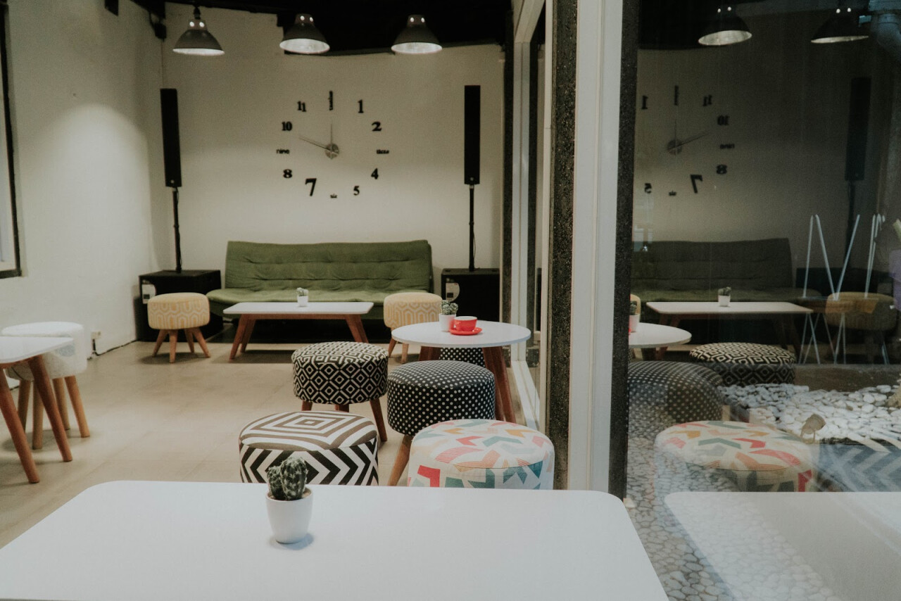 Kava Coffee and Eatery