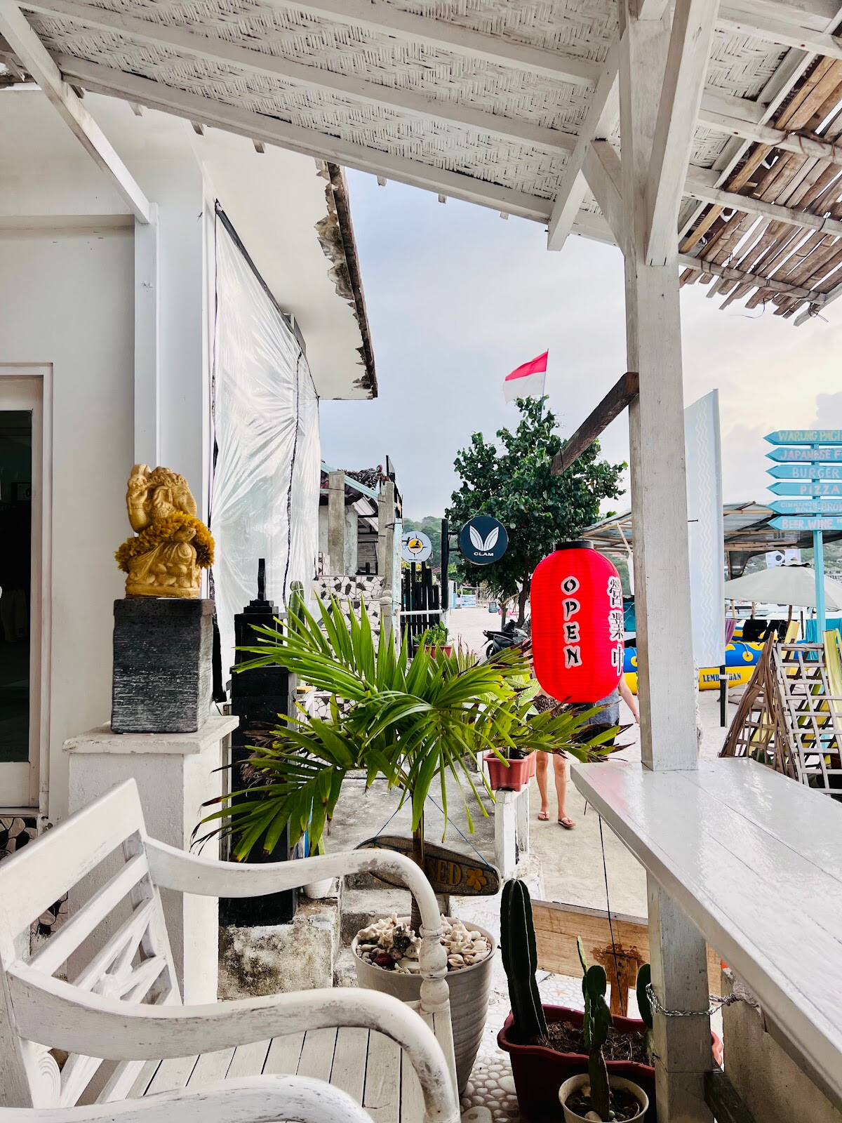 Warung PACIFIC Lembongan
