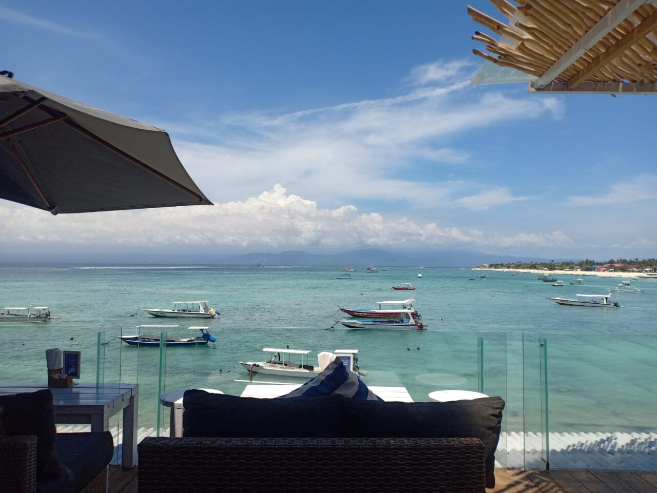 The Deck Cafe & Bar
