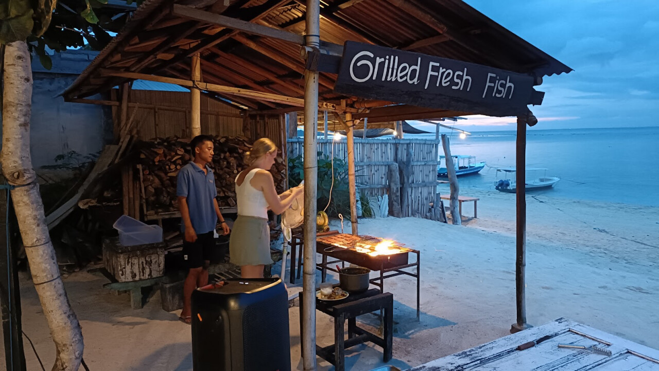 Ombak Cafe & Huts