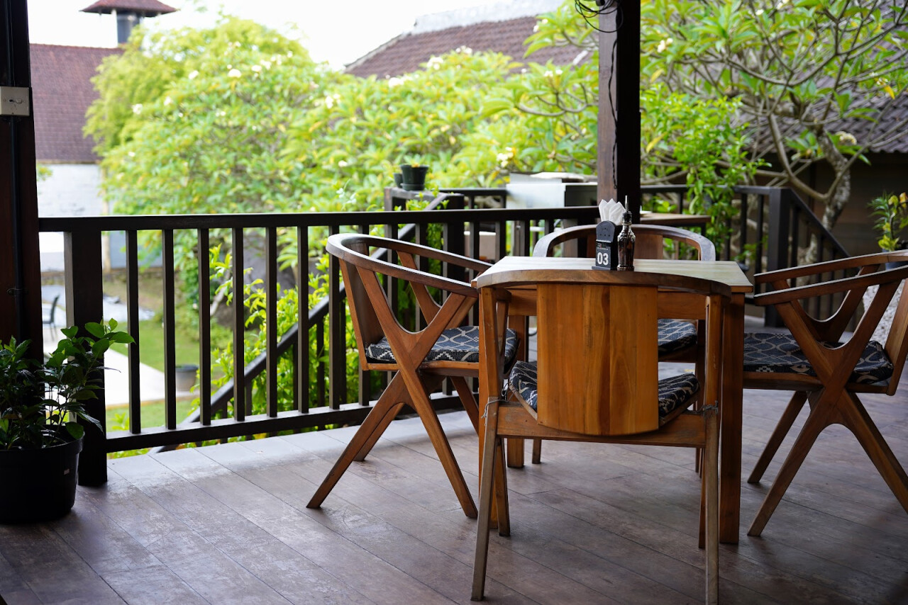Warung Pizzeria & Steakhouse