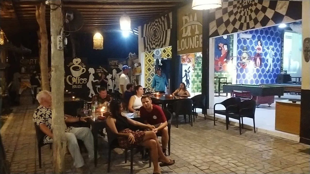 Decountry Live Music & Sport Bar Lembongan