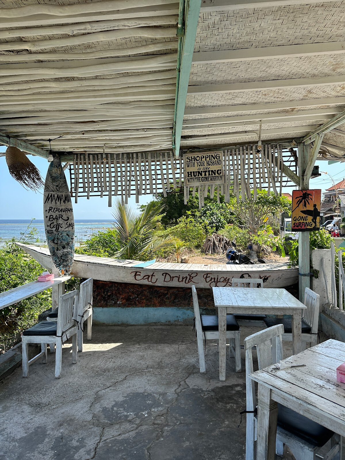 Mama Mia Bar & Grill