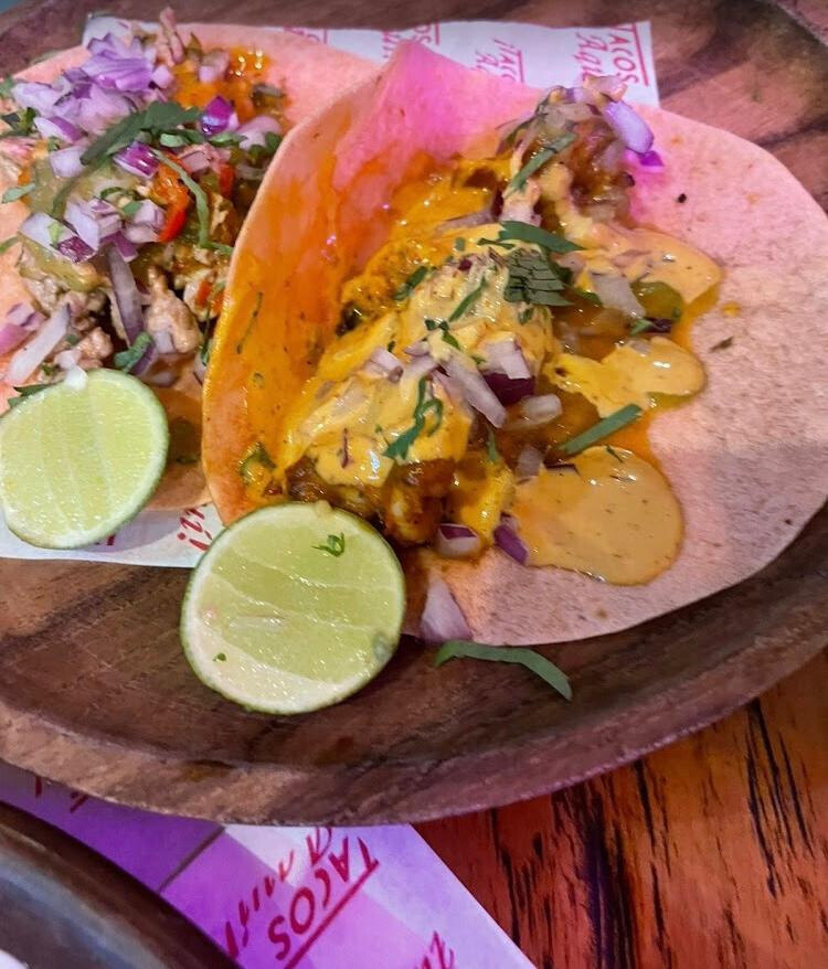 Тacos Aqui