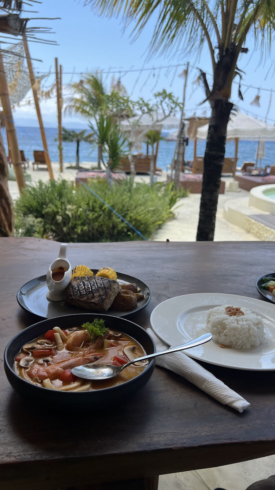 NOMÉ BEACH CLUB & Restaurant | Bar | Cafe | Nusa Penida