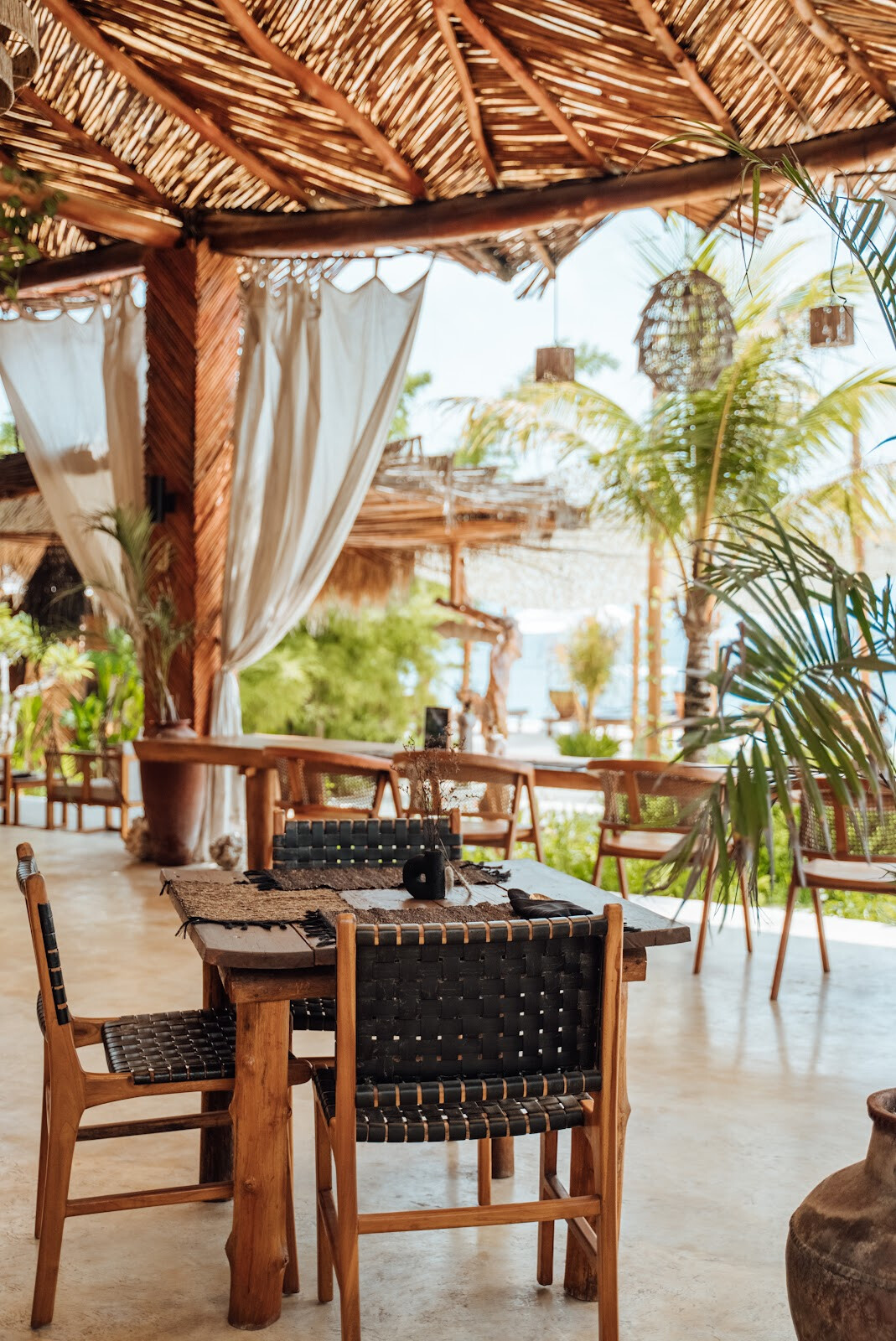 NOMÉ BEACH CLUB & Restaurant | Bar | Cafe | Nusa Penida