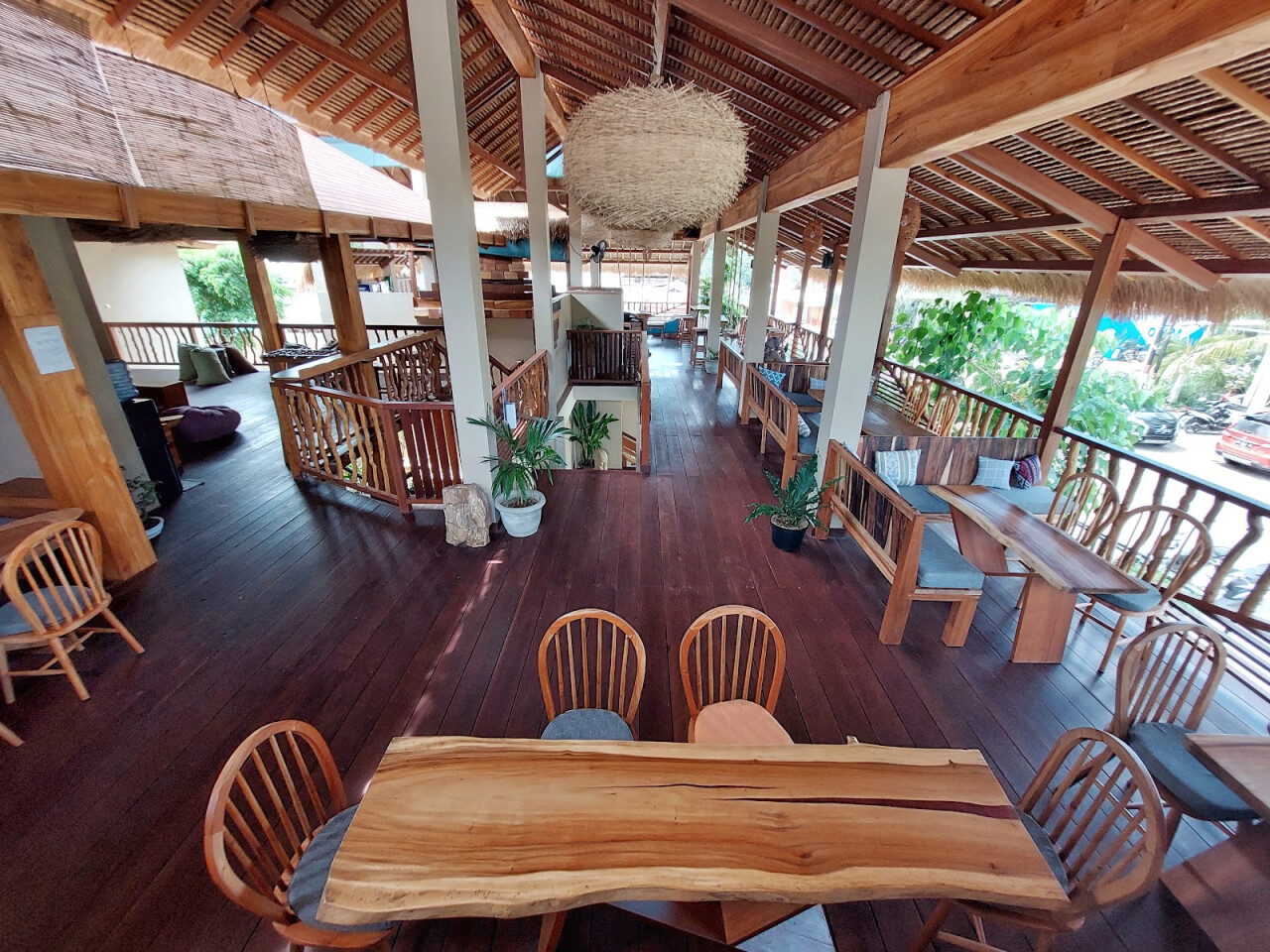 Treehouse Restaurant and Bar