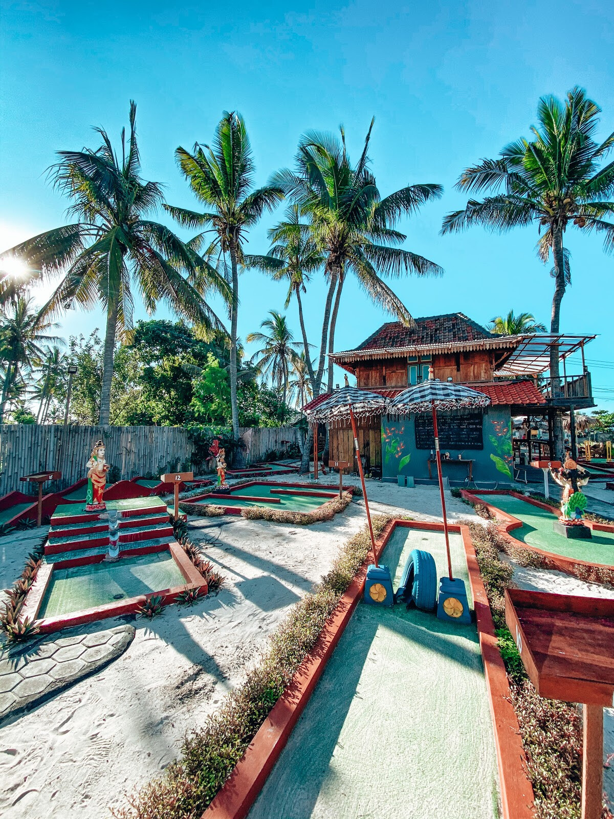 The Coconut Hut - Mini Golf