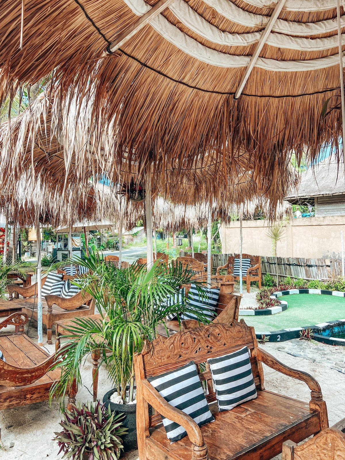 The Coconut Hut - Mini Golf