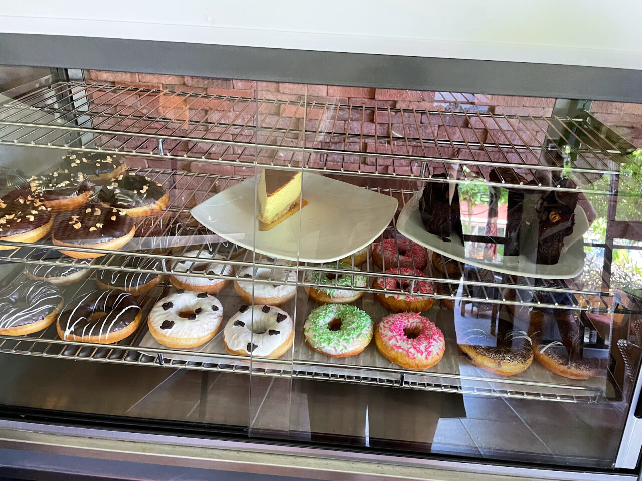 MYE Restaurant, Pastry and Bakery