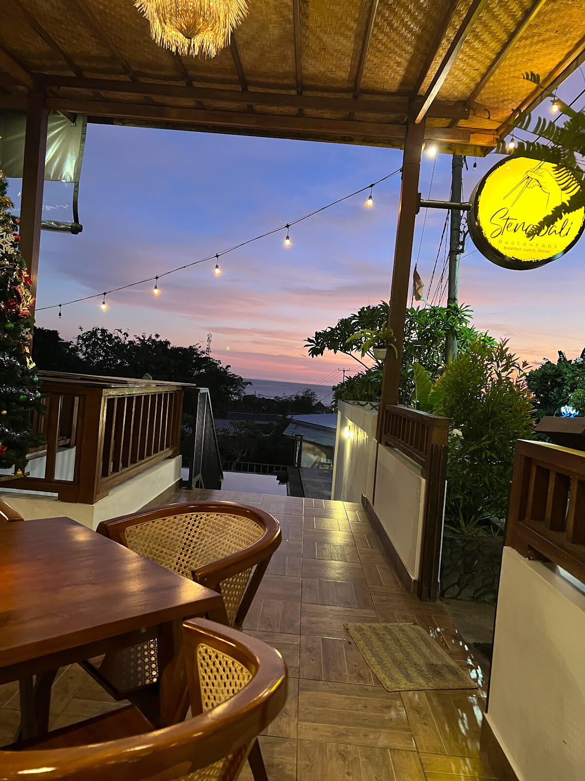 Stengbali restaurant Nusa Lembongan