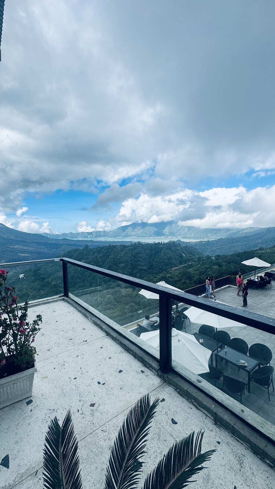 sari mountain View Restaurant