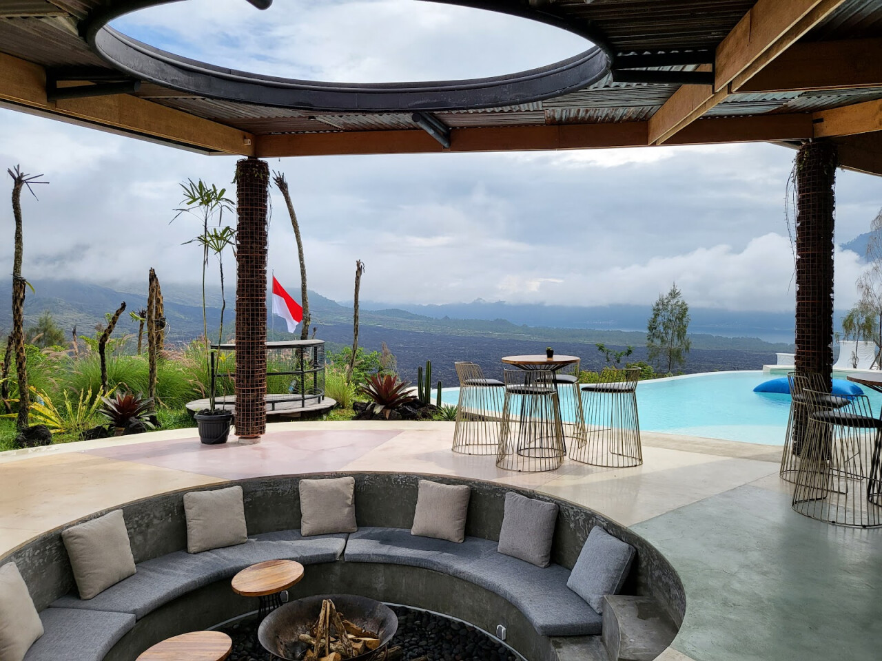 Black Lava Camp & Cafe