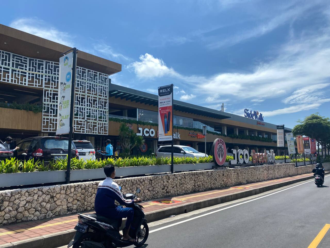 Sidewalk Jimbaran
