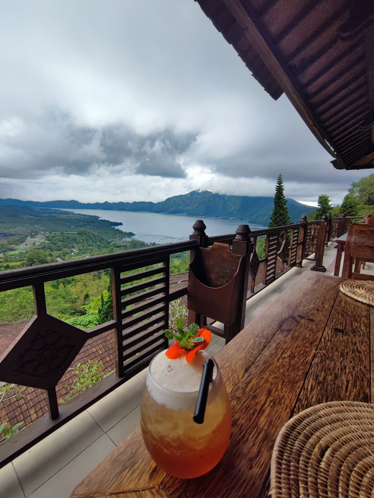 Lakeview Restaurant