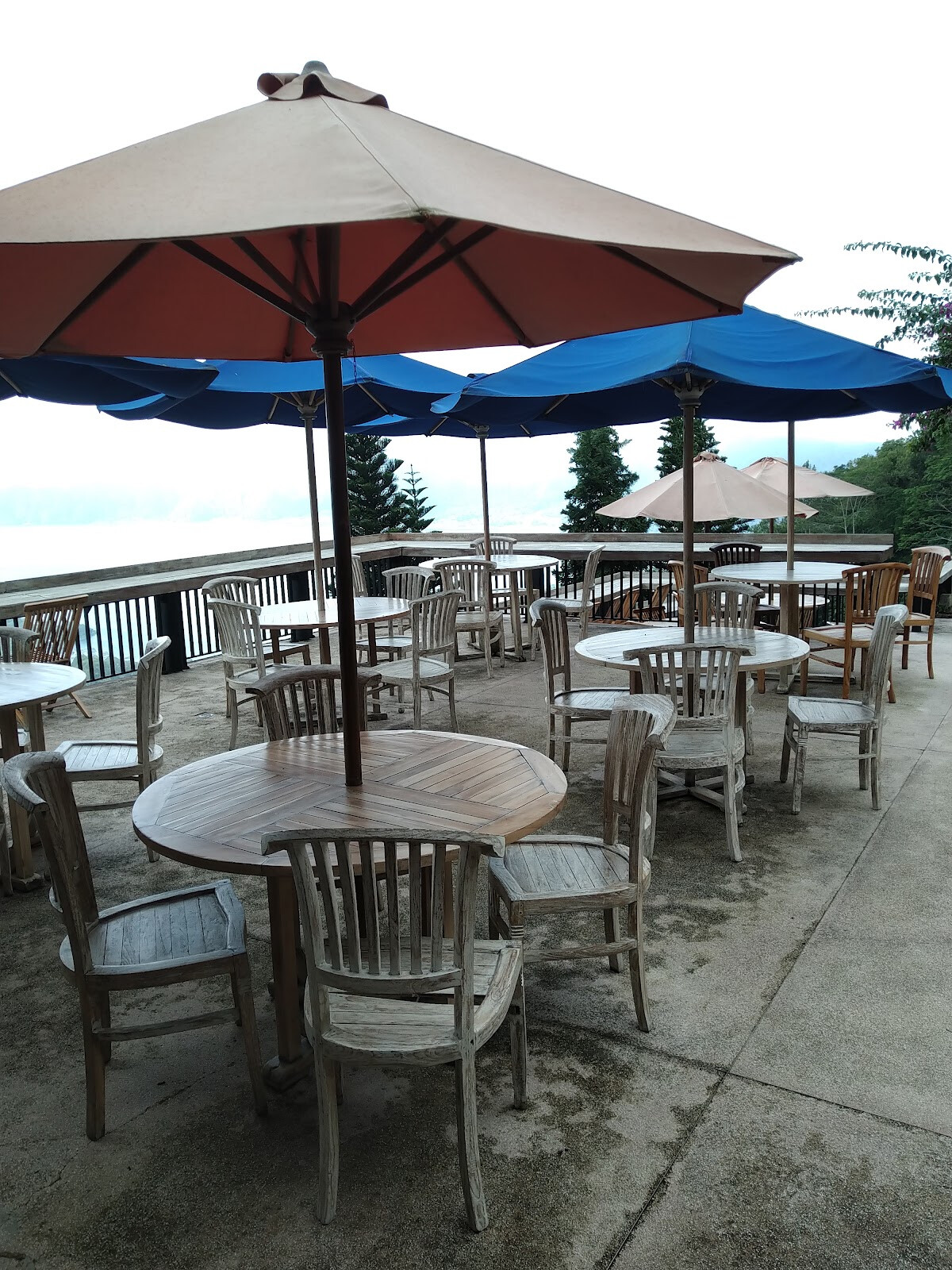 Lakeview Restaurant