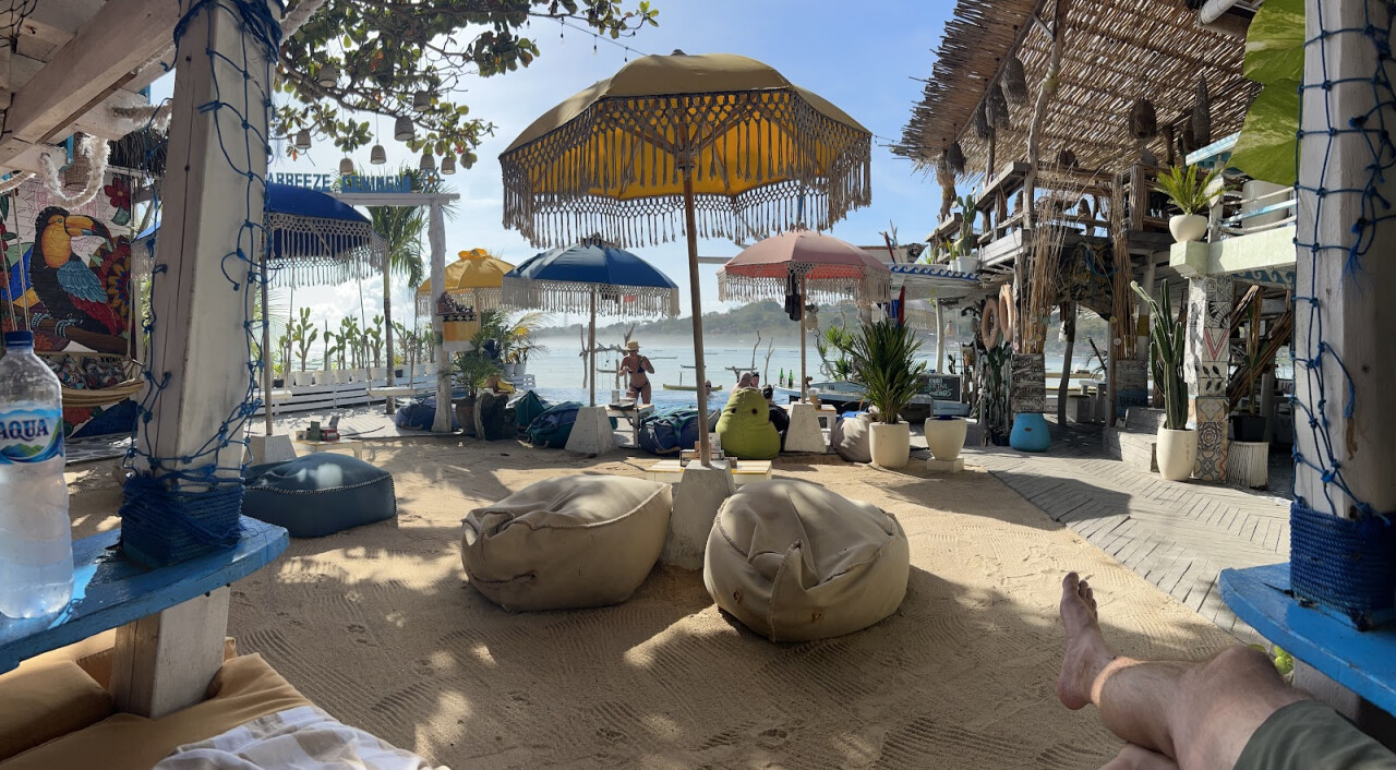 Sea Breeze Cafe Ceningan