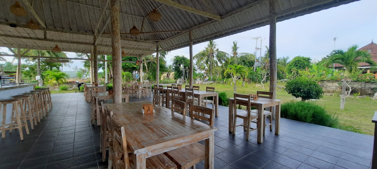 SLAZA PENIDA Restaurant & Bar
