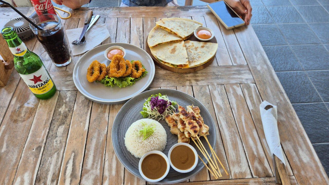 SLAZA PENIDA Restaurant & Bar
