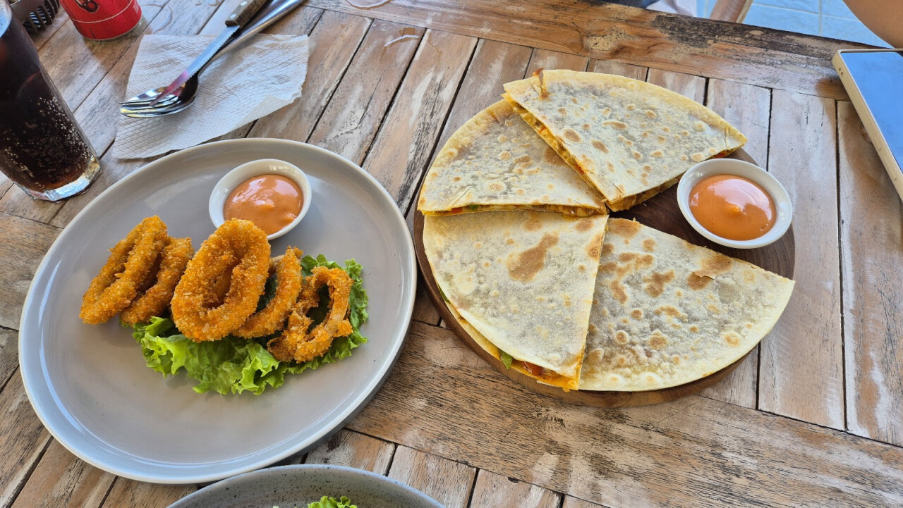SLAZA PENIDA Restaurant & Bar