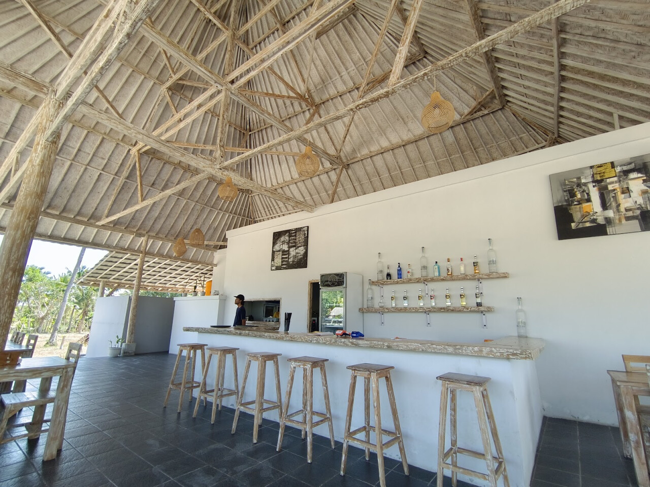 SLAZA PENIDA Restaurant & Bar