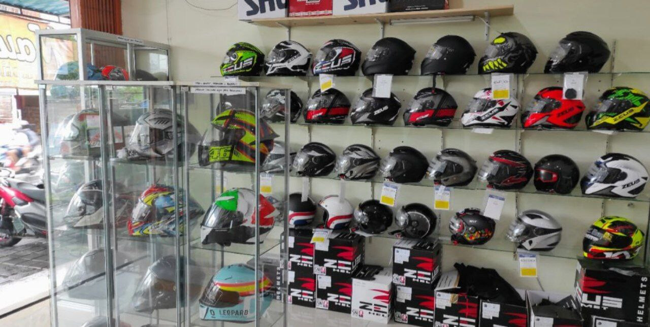 Novishopbali helm dan aksesoris
