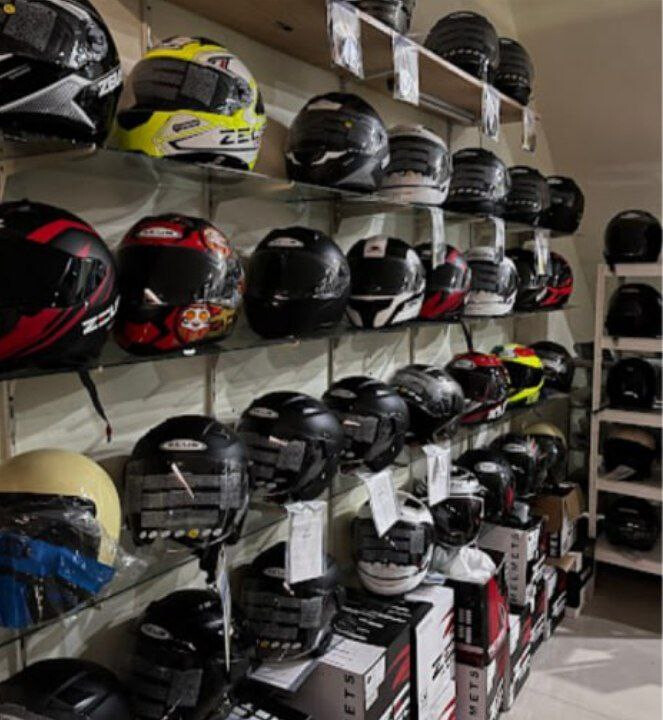 Novishopbali helm dan aksesoris