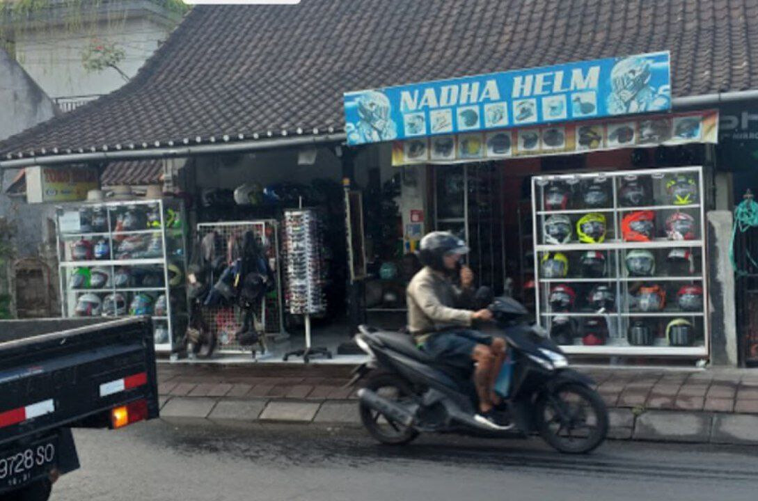 Nadha helm