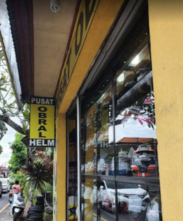 Pusat obral helm ubud
