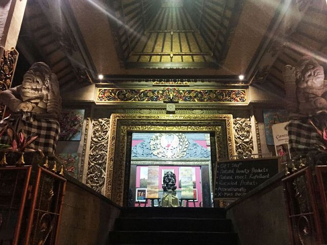 Галерея Adipati Soeryo Gift Shop
