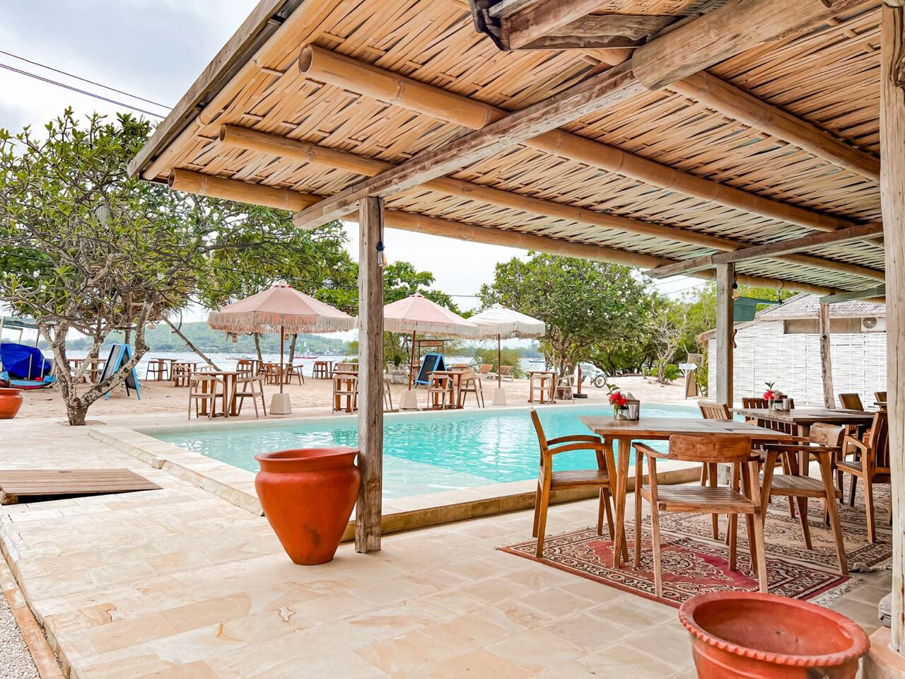 Café Gili Beach Bungalow