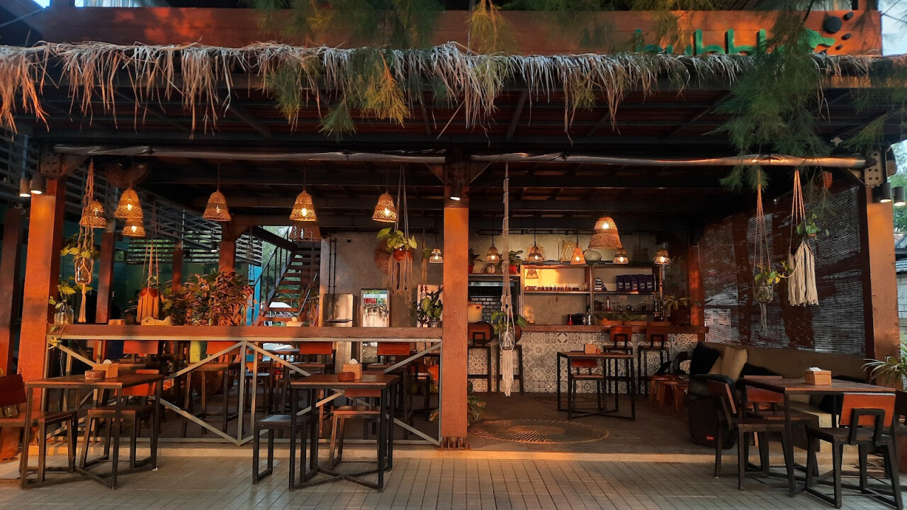 BUBBLES BAR & RESTAURANT