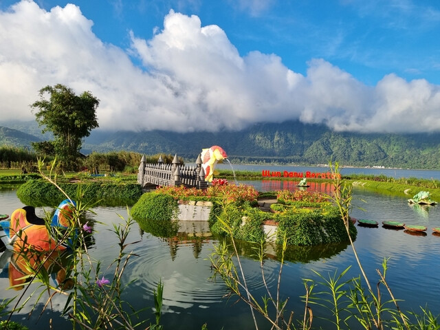 Храм Pura Ulun Danu Beratan