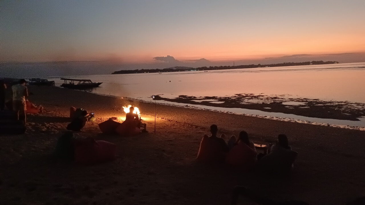 Cafe queen sunset