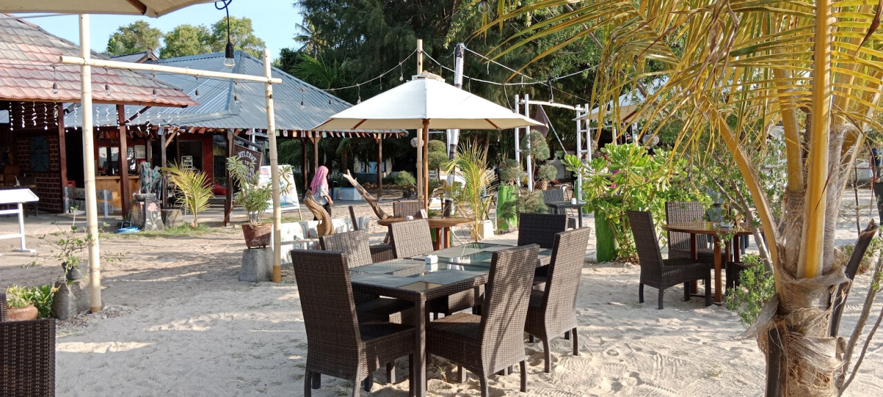 Cafe queen sunset