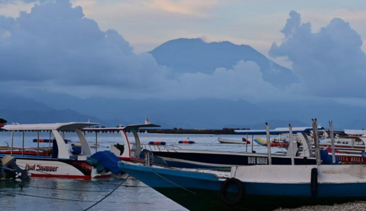 Порт Тоя Пакех (Toya Pakeh Harbour)