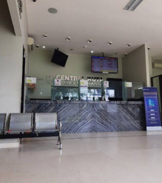Обменник Централ Кута (Central Kuta money exchange)