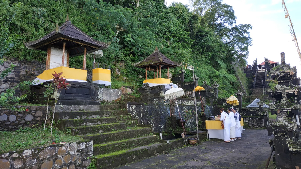 Храм Телага Саванг (Pura Telaga Sawang)