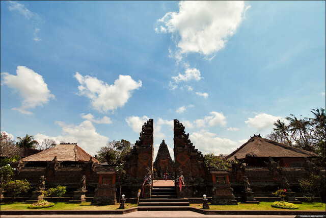 Храм Batuan