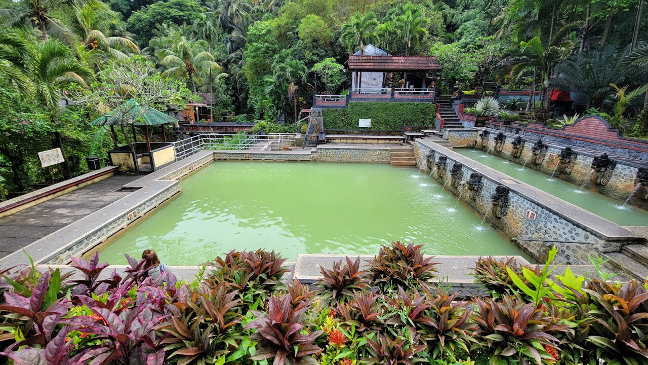 Горячие источники Air Panas Banjar Hot Spring