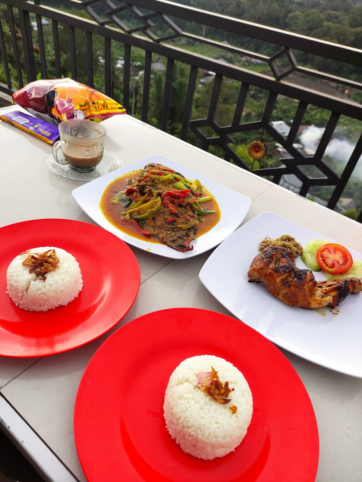Bu iluh Restaurant with Lake View