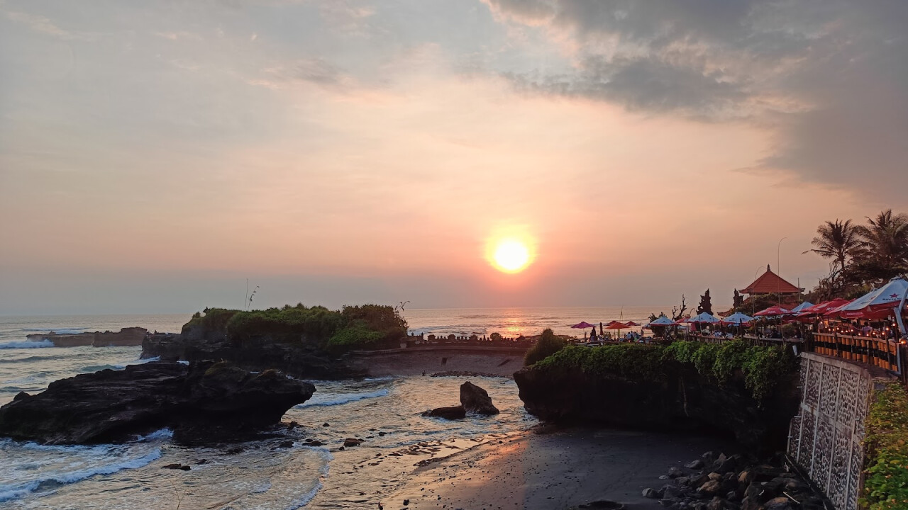 Pantai Mengening