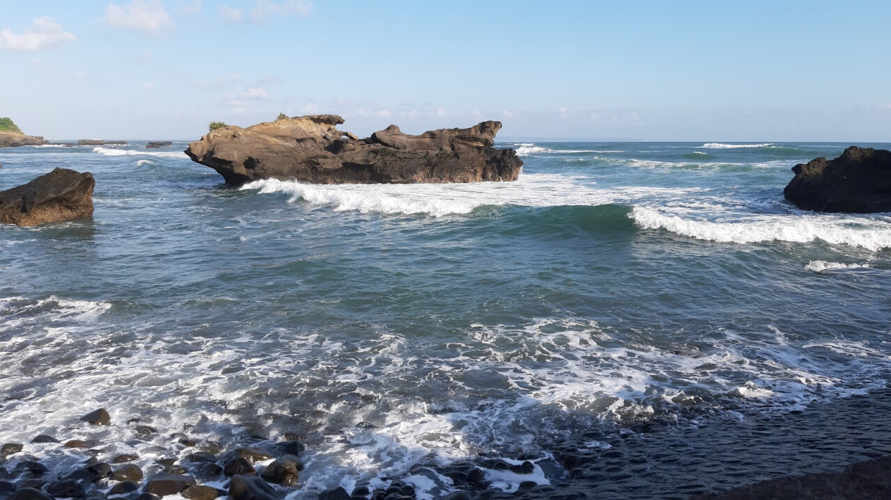 Pantai Mengening