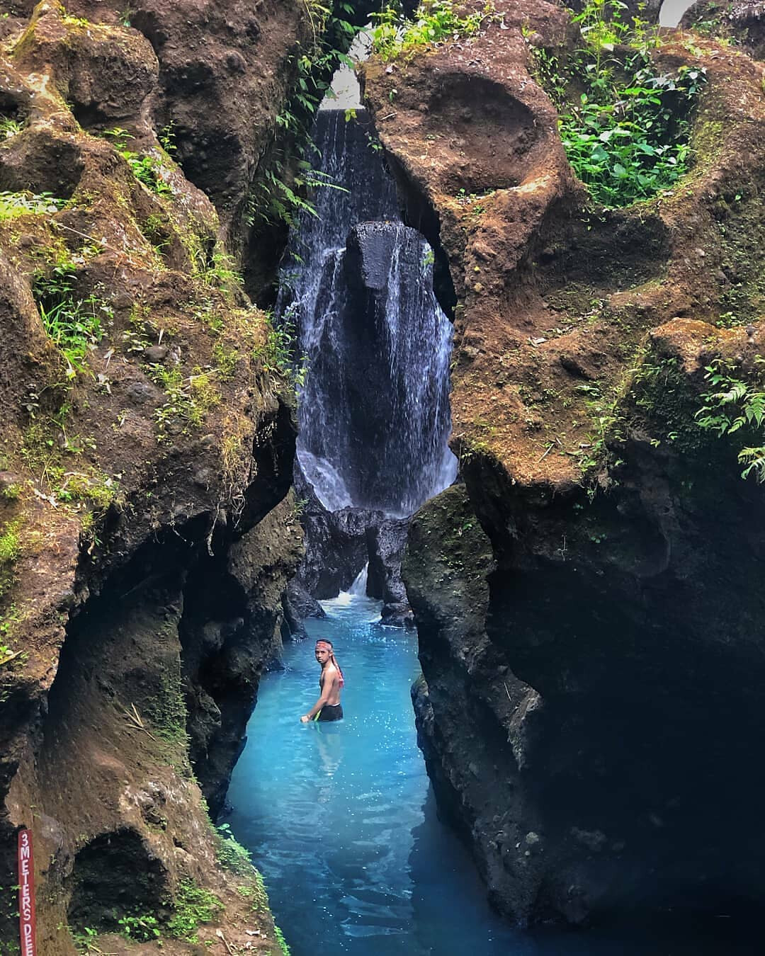 Водопад Bandung Waterfall